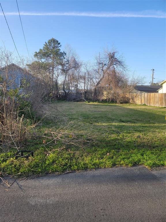 504 Miriam Street, Baytown, Texas image 3
