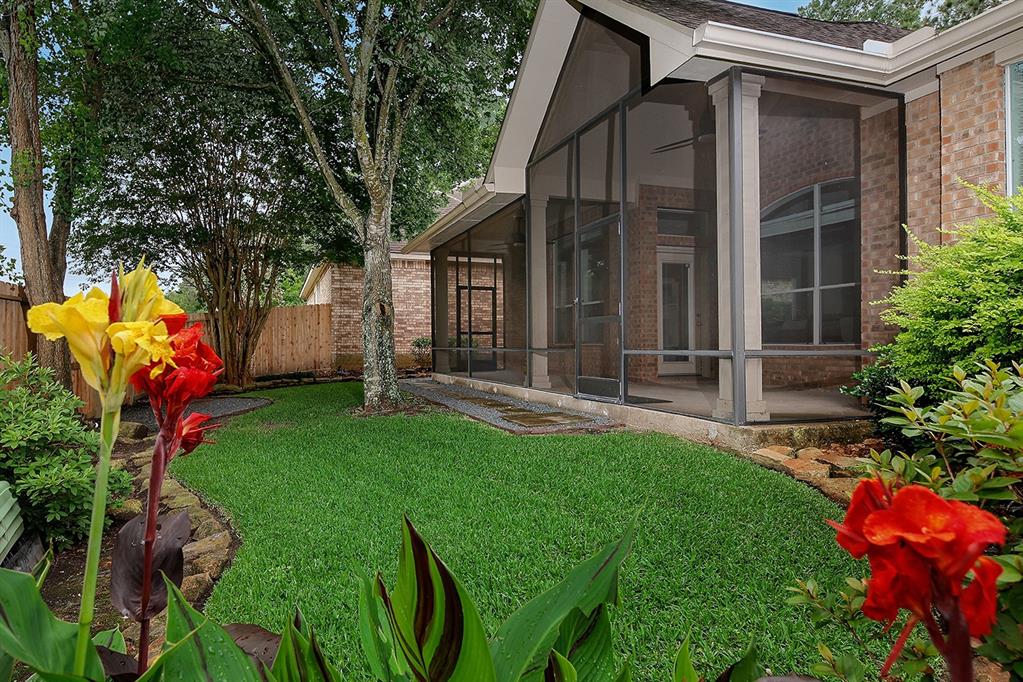75 Robindale Circle, The Woodlands, Texas image 4