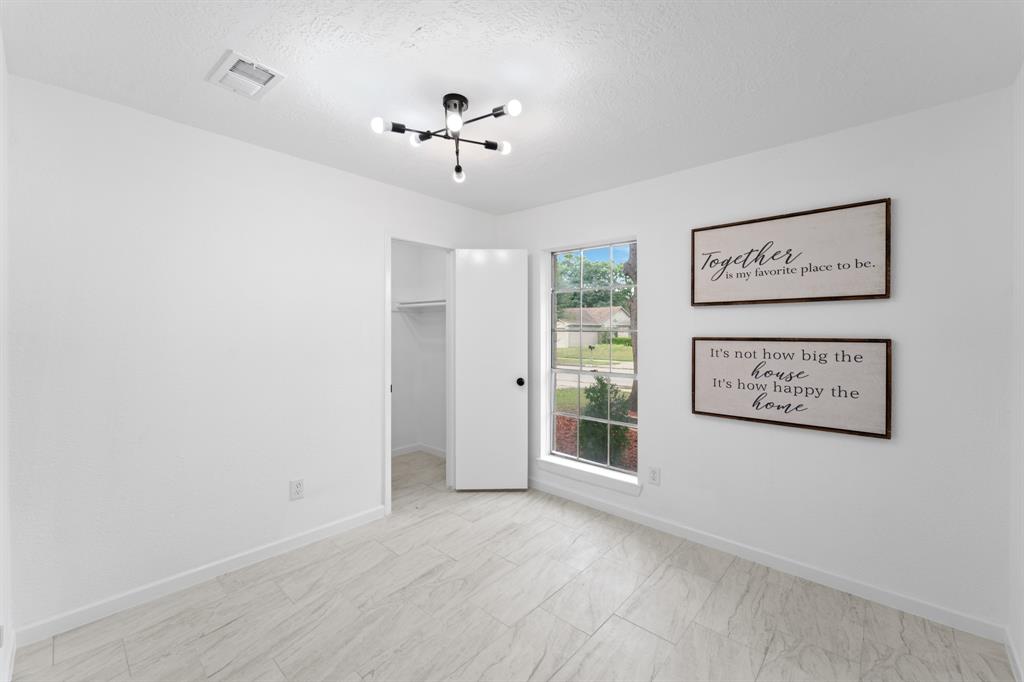 7511 Londres Drive