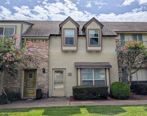 Photo of 14719 Barryknoll Ln Ln #52, Houston, TX 77079 (MLS # 50902613)