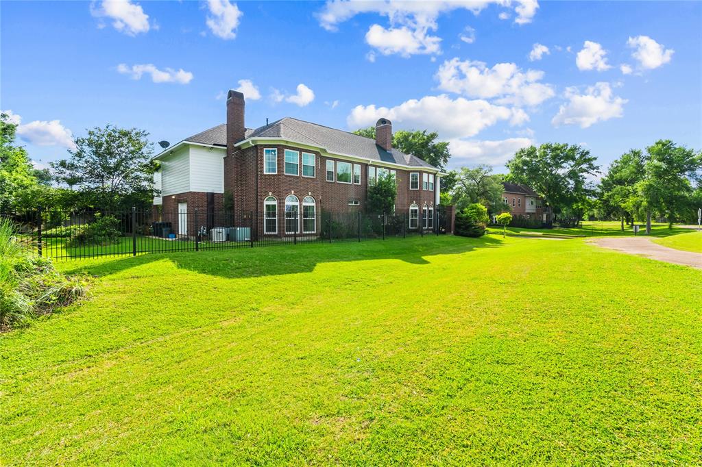 1734 Forestlake Drive Dr, Sugar Land, Texas image 40