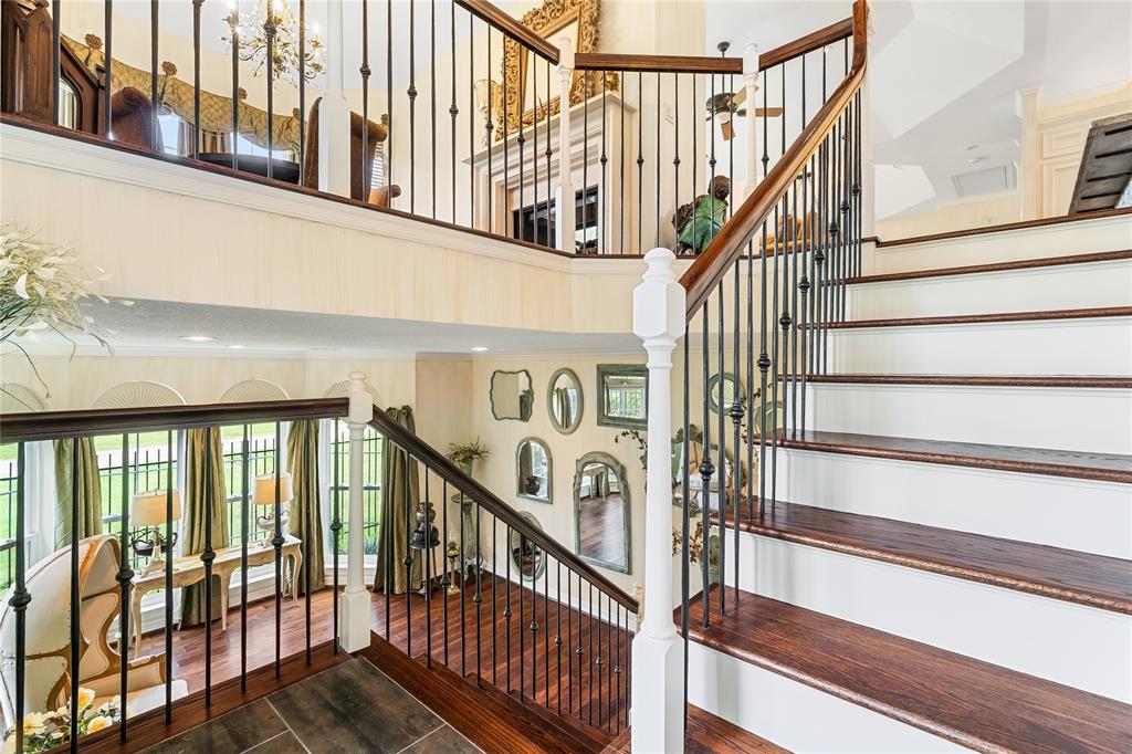 1734 Forestlake Drive Dr, Sugar Land, Texas image 5
