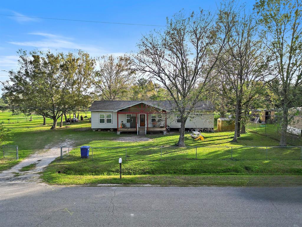 2108 Lakeside Drive, Crosby, Texas image 4