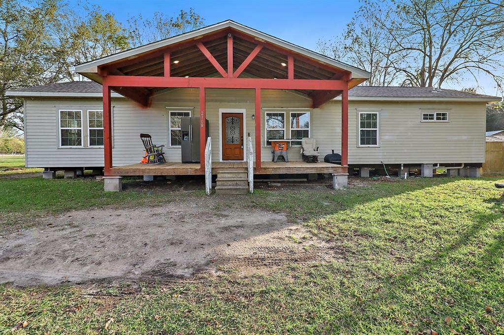 2108 Lakeside Drive, Crosby, Texas image 2