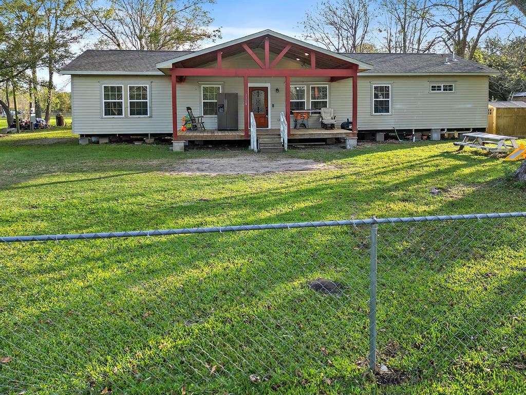 2108 Lakeside Drive, Crosby, Texas image 3