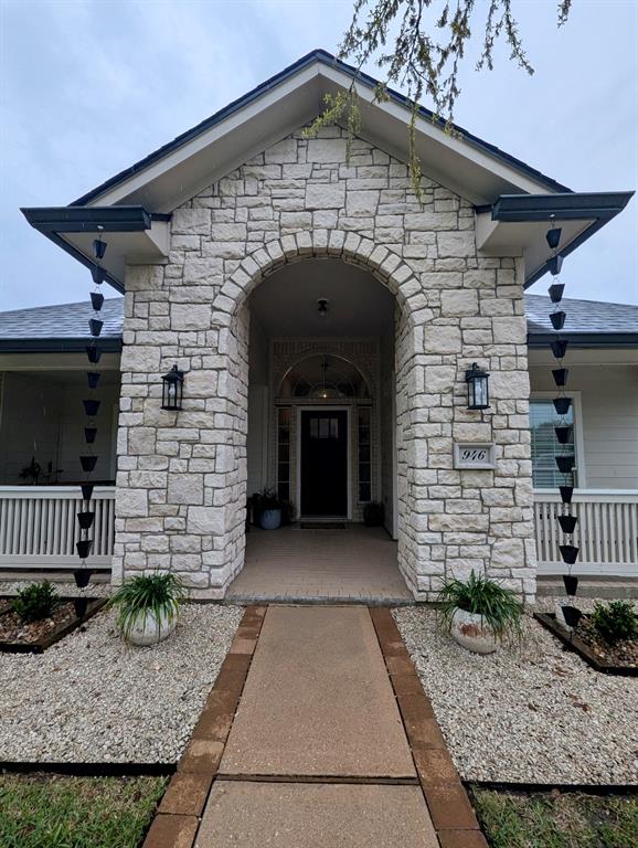946 Mystic Village Lane