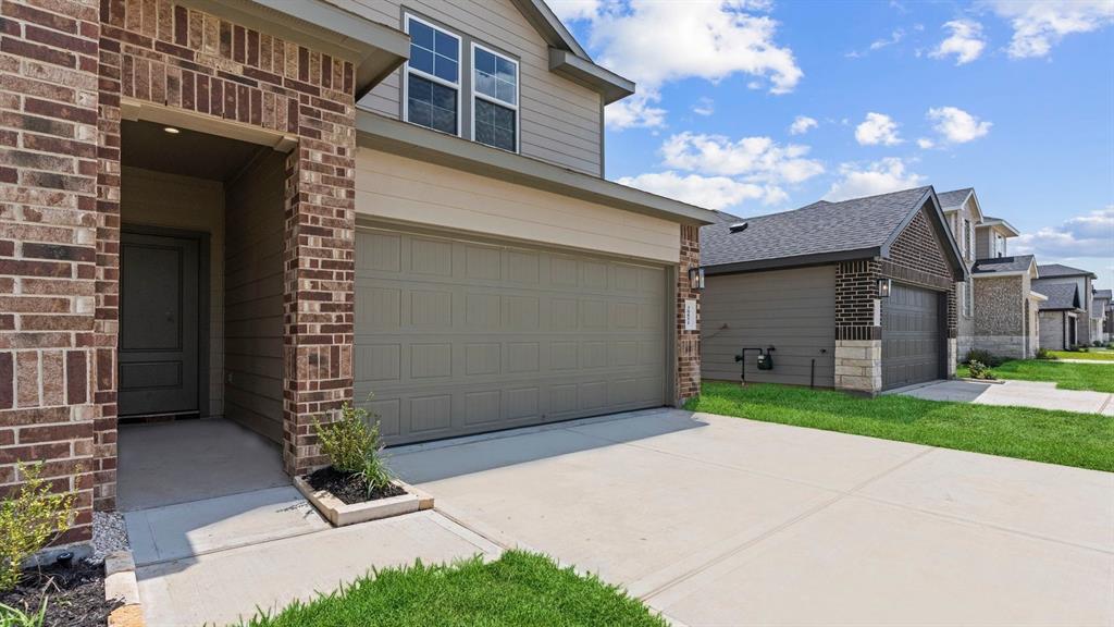 31427 Heddington Lane, Fulshear, Texas image 3