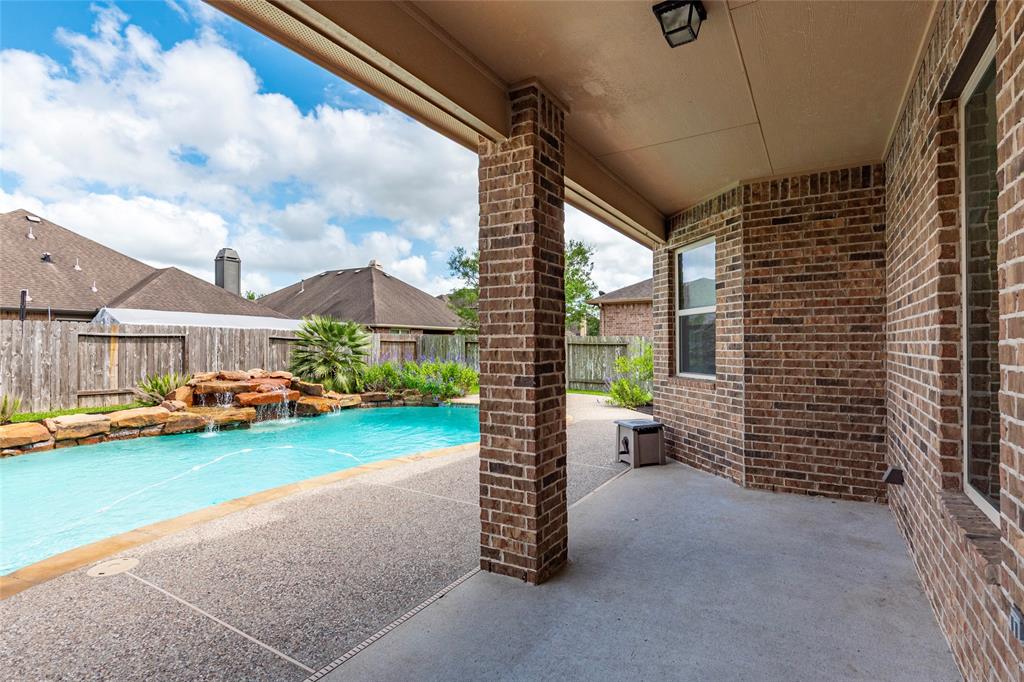 735 Somerset Landing Lane, League City, Texas image 37