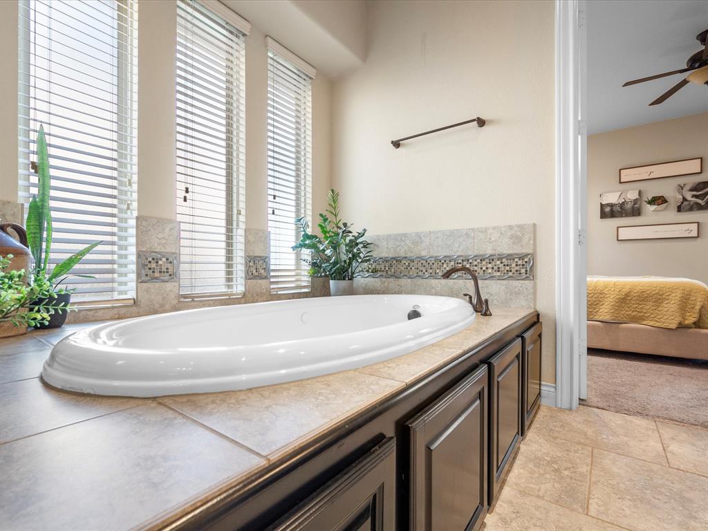 8322 Sands Bank Lane, Conroe, Texas image 22