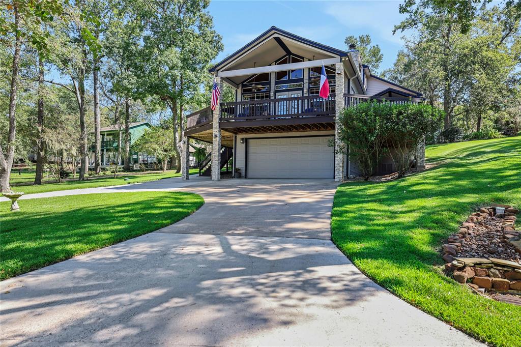 120 Lake Oaks Boulevard, Coldspring, Texas image 2