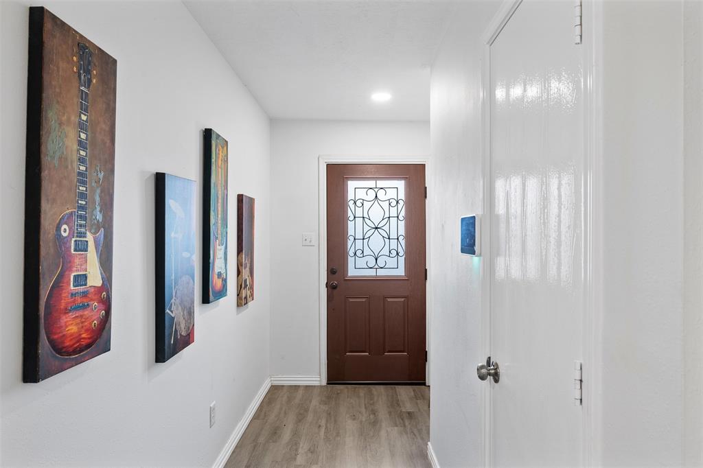 12085 La Salle Crossing