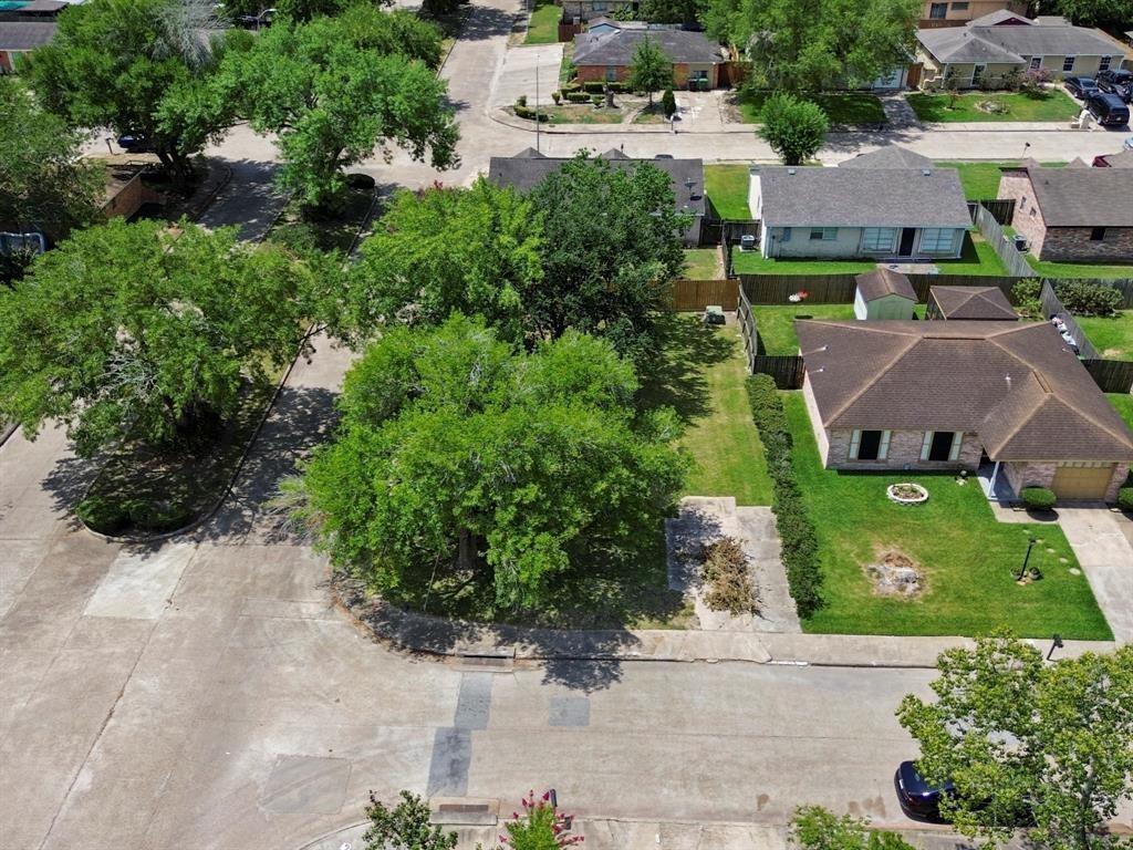 4985 E Ridge Creek Drive, Houston, Texas image 9