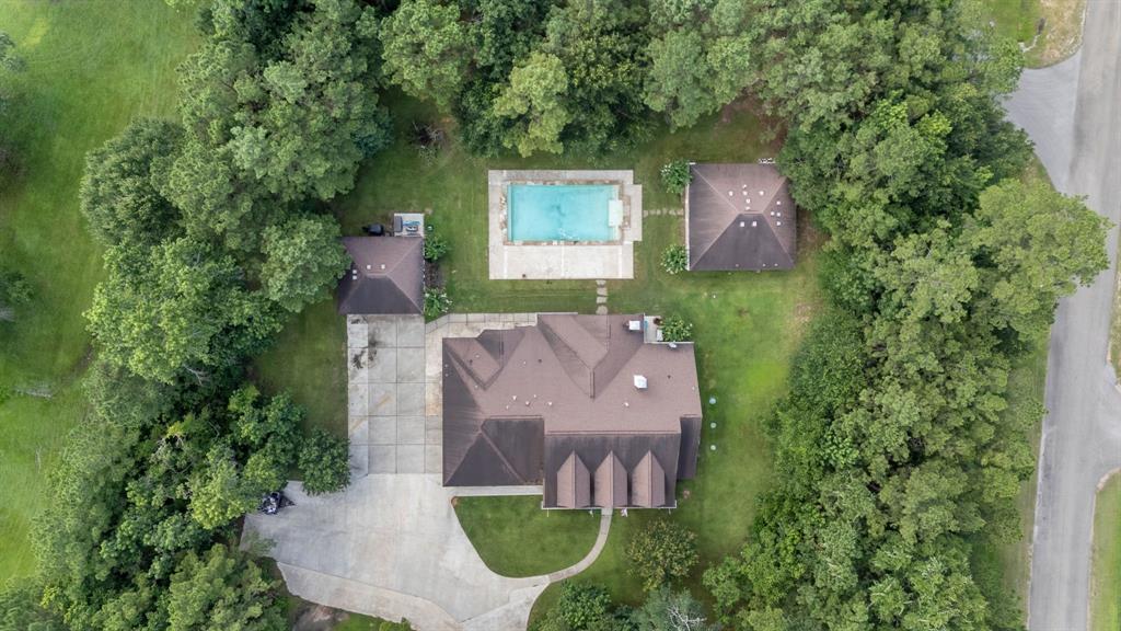 20319 Country Lake Drive