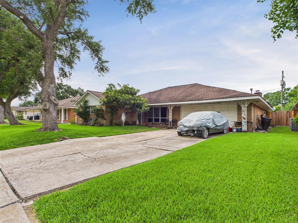 8206 Dillon Street, Houston, Texas image 2