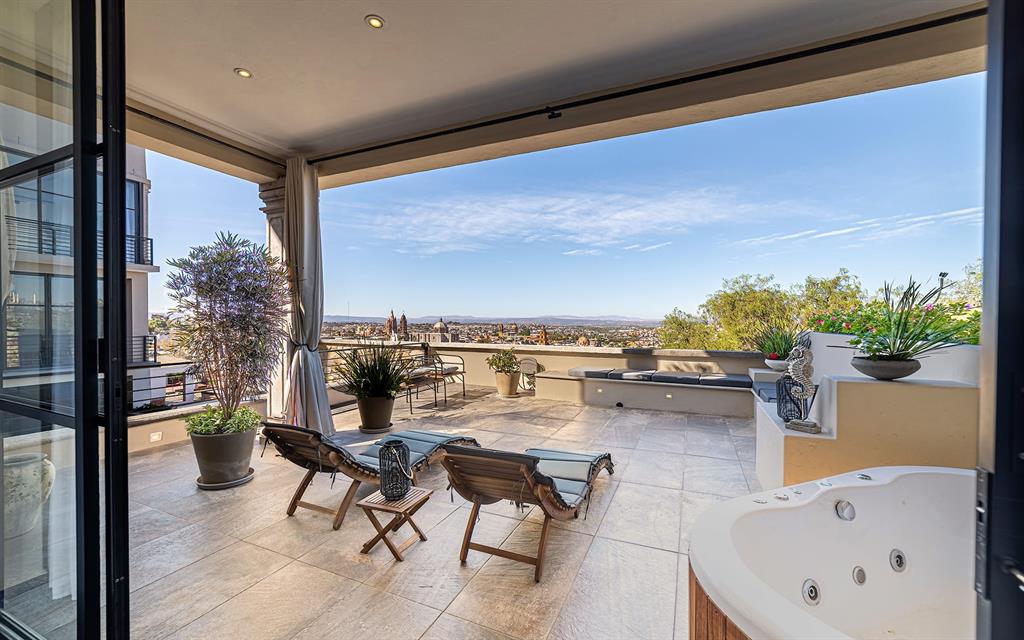 37700, Mexico, 6 Bedrooms Bedrooms, ,8 BathroomsBathrooms,Residential,Active,185300