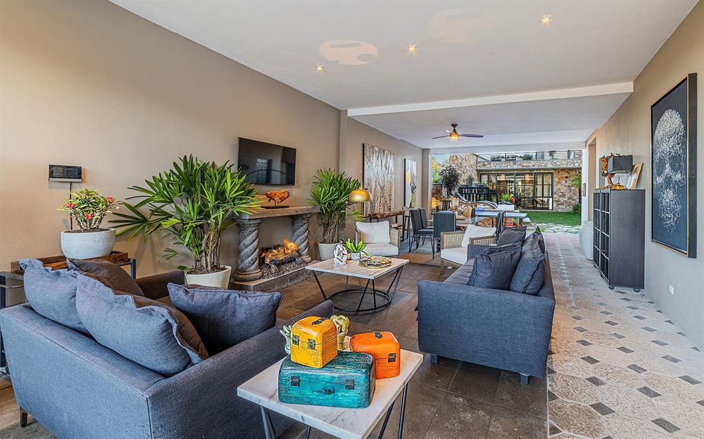 37700, Mexico, 6 Bedrooms Bedrooms, ,8 BathroomsBathrooms,Residential,Active,185300