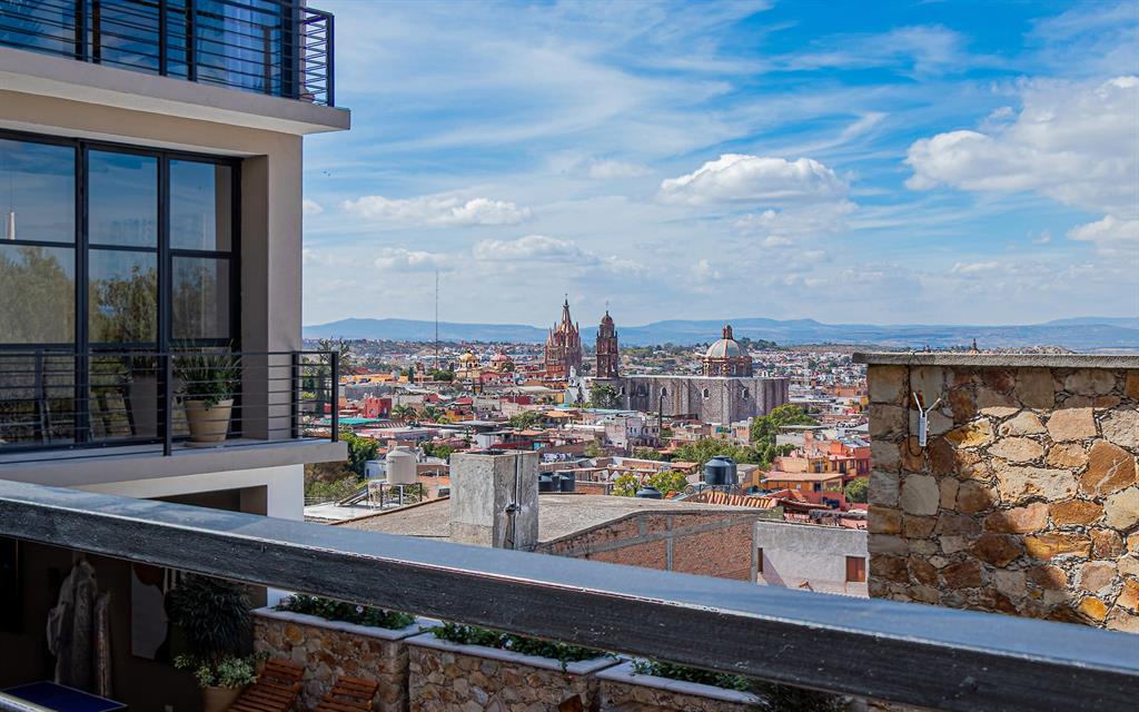 37700, Mexico, 6 Bedrooms Bedrooms, ,8 BathroomsBathrooms,Residential,Active,185300