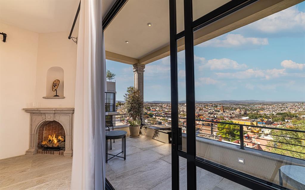 37700, Mexico, 6 Bedrooms Bedrooms, ,8 BathroomsBathrooms,Residential,Active,185300