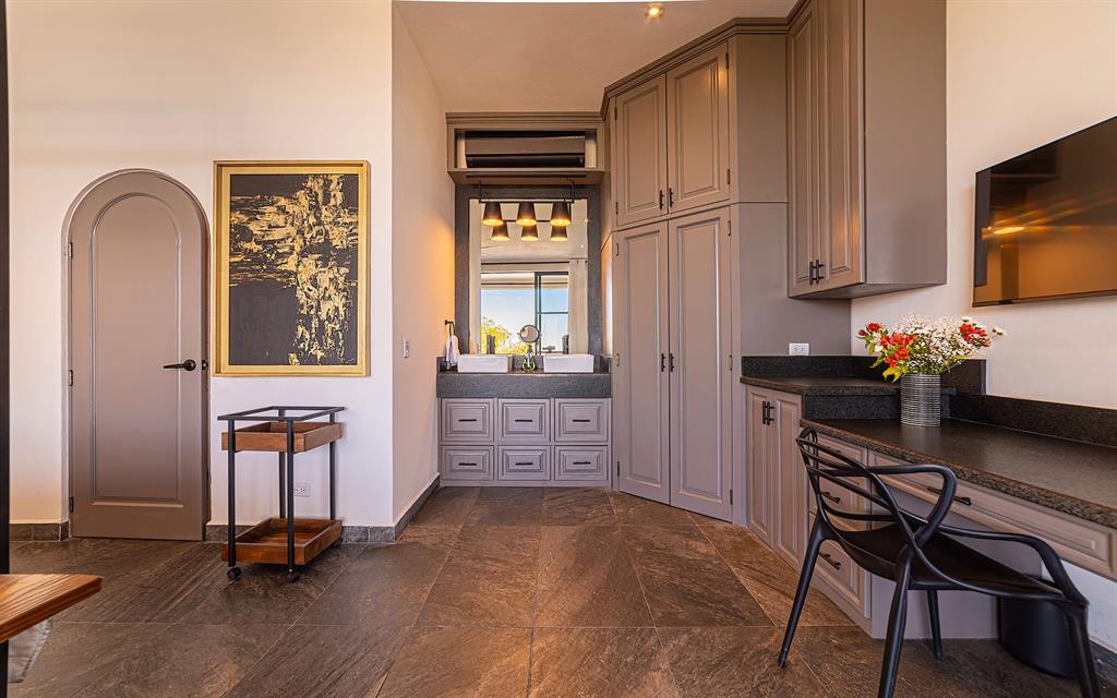 37700, Mexico, 6 Bedrooms Bedrooms, ,8 BathroomsBathrooms,Residential,Active,185300