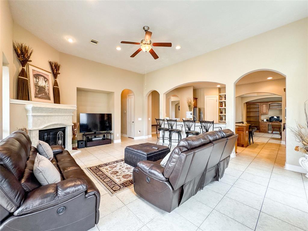 3420 Cortona Lane, Friendswood, Texas image 18