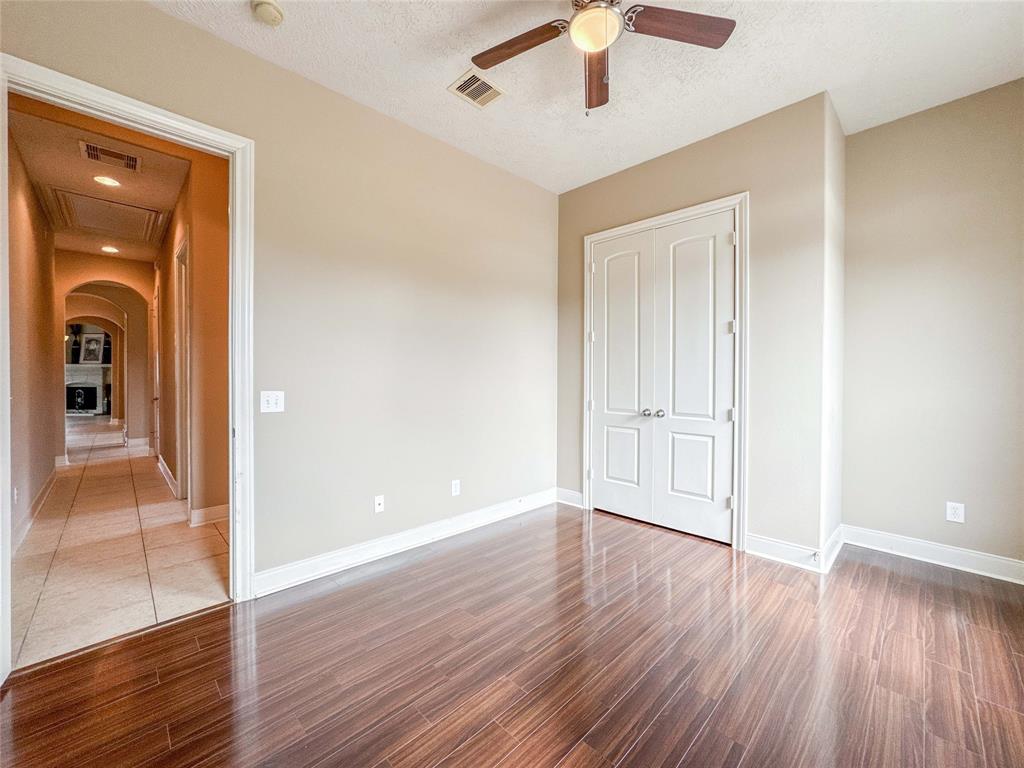 3420 Cortona Lane, Friendswood, Texas image 25