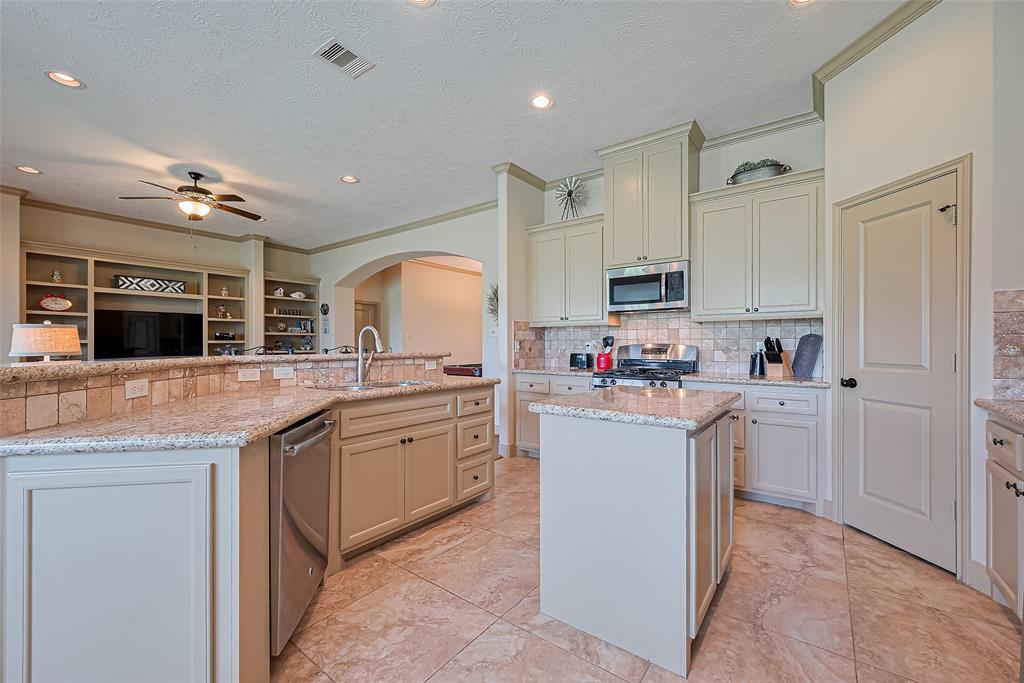 19031 Minero Lane, Montgomery, Texas image 10