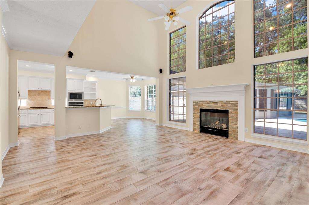 2407 Riverway Oak Drive, Kingwood, Texas image 12