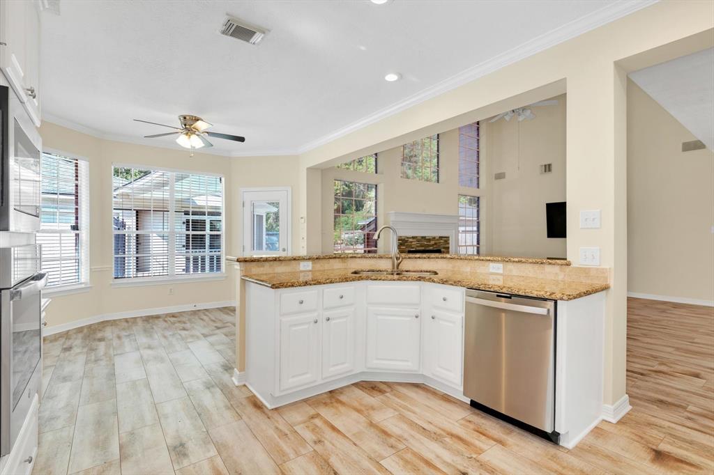2407 Riverway Oak Drive, Kingwood, Texas image 19