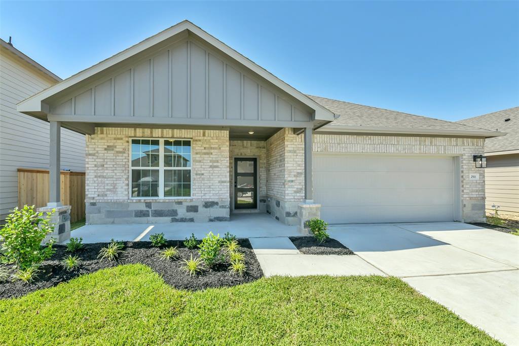 2511 Elliot Canyon Lane, Crosby, Texas image 1