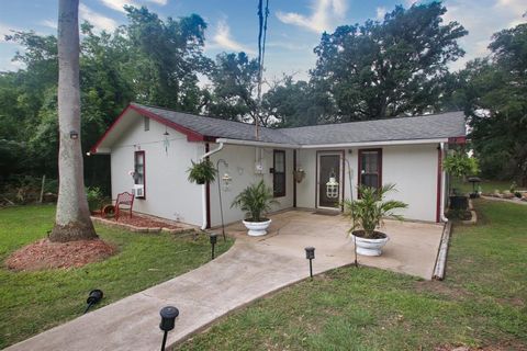 A home in Brazoria