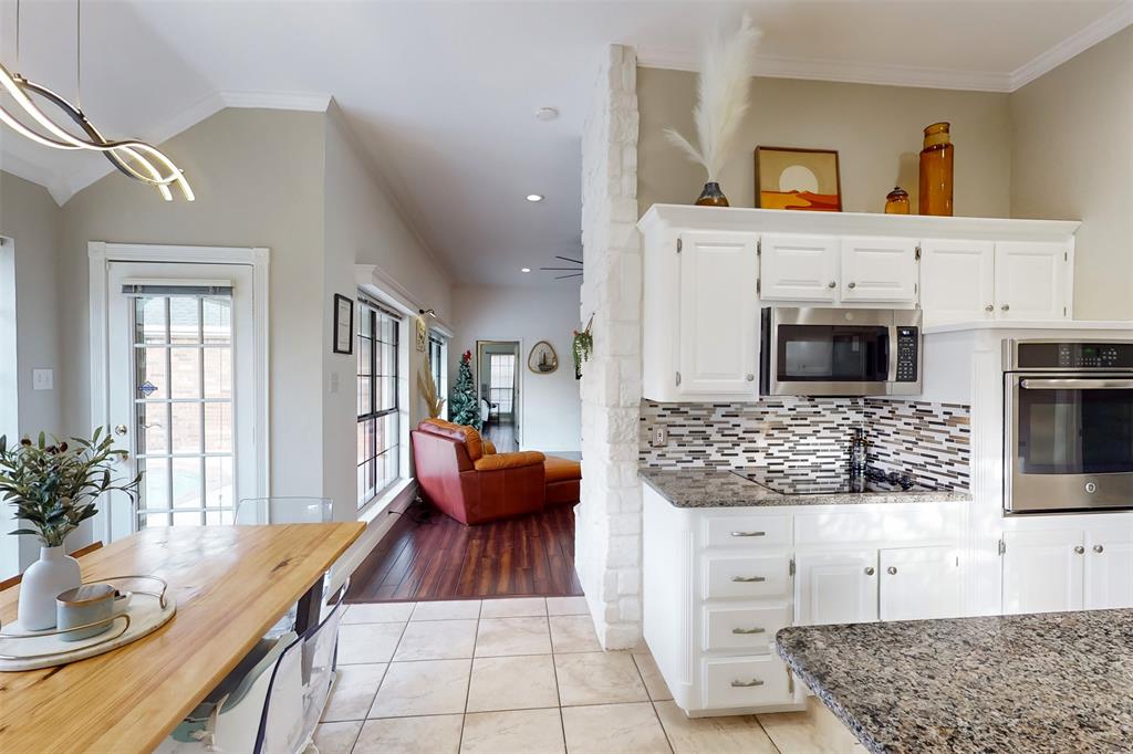 432 Shelby Drive, Burleson, Texas image 12