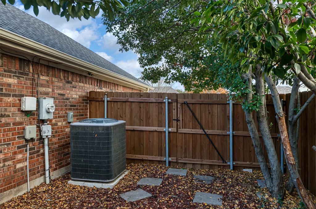 432 Shelby Drive, Burleson, Texas image 41