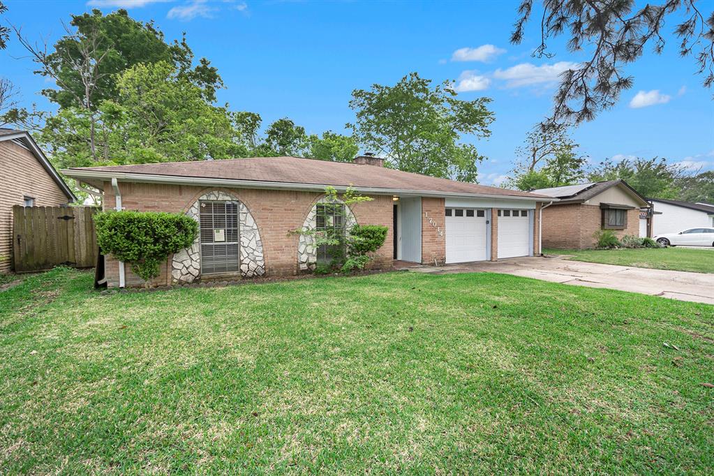 17014 Forest Bend Avenue, Friendswood, Texas image 2