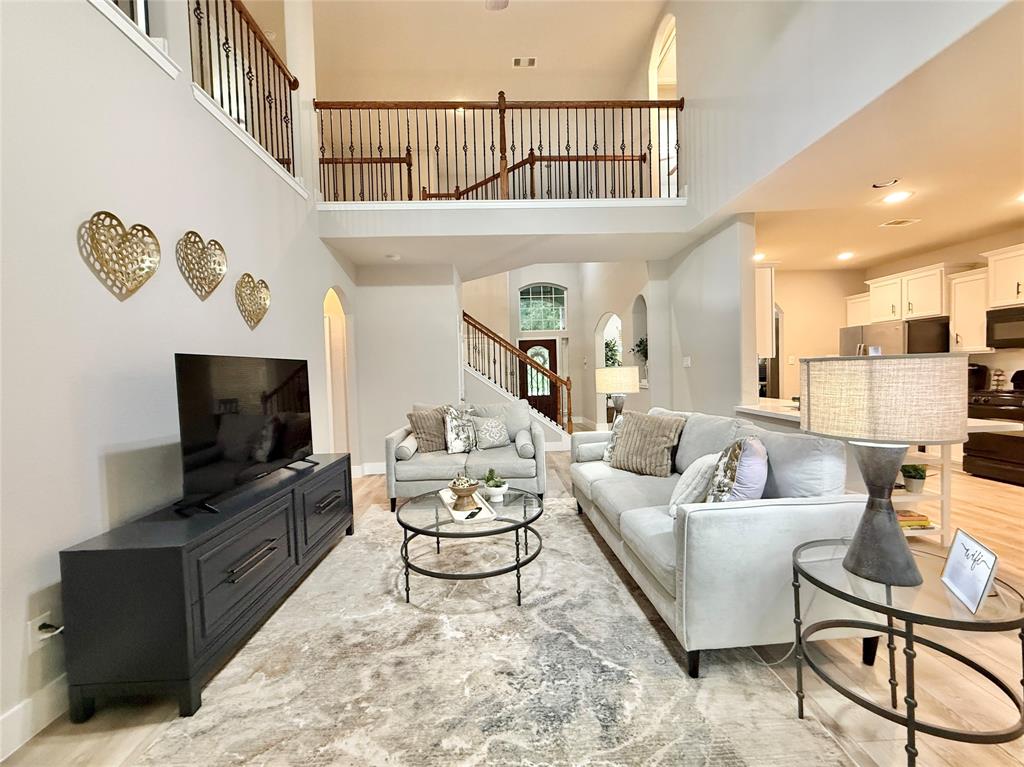 210 Black Swan Place, The Woodlands, Texas image 9
