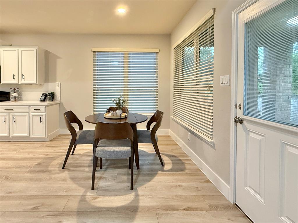 210 Black Swan Place, The Woodlands, Texas image 18