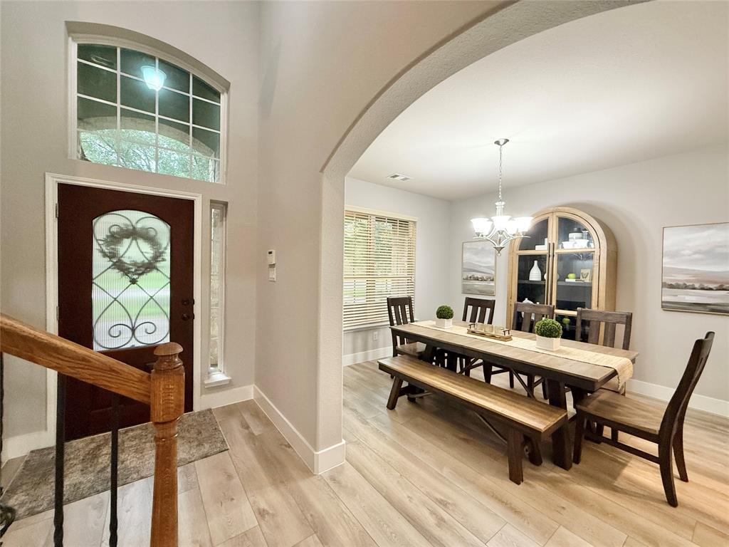 210 Black Swan Place, The Woodlands, Texas image 5