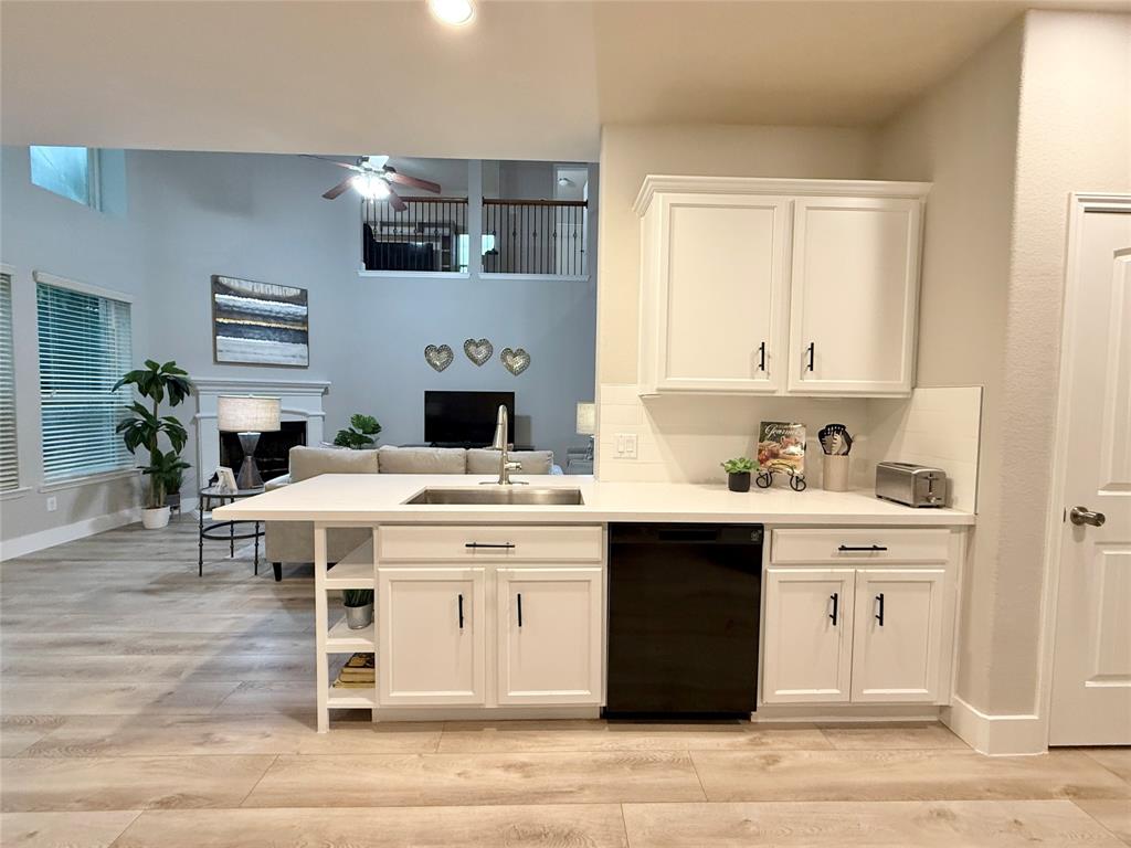 210 Black Swan Place, The Woodlands, Texas image 14