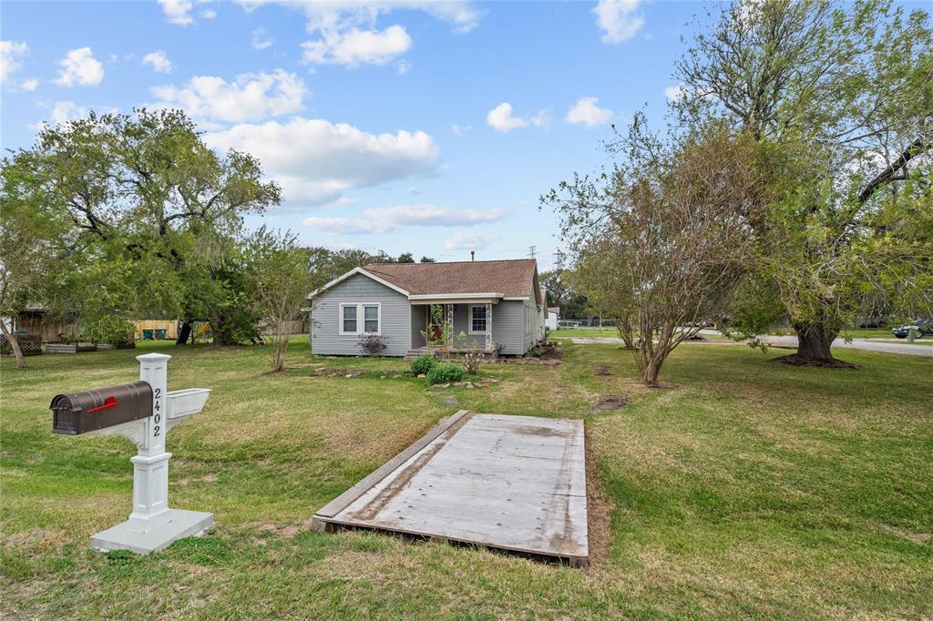 2402 6th Avenue, La Marque, Texas image 1