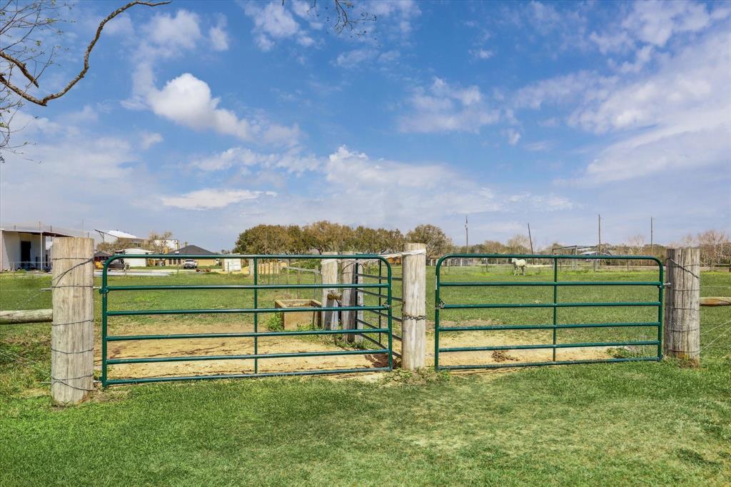 625 County Road 340, Angleton, Texas image 18