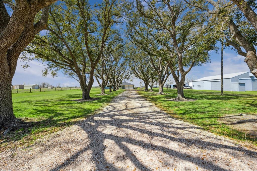 625 County Road 340, Angleton, Texas image 2