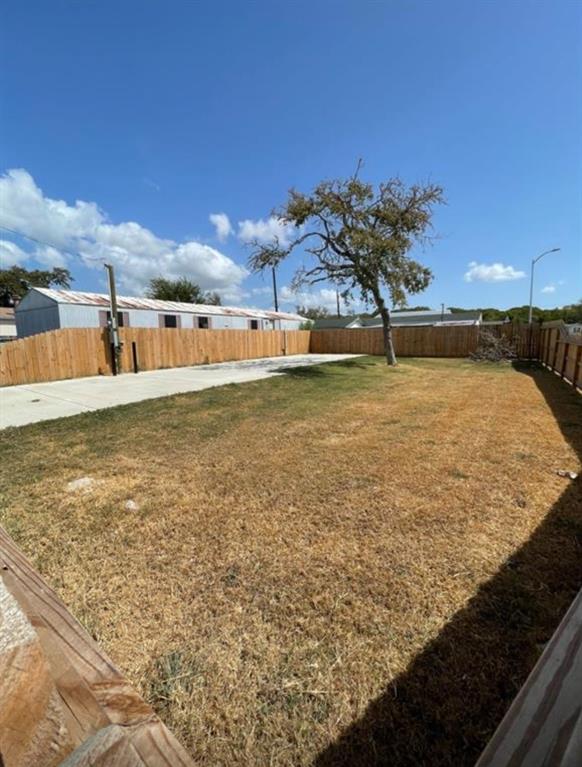 2443 Bay Oaks Harbor Drive, Baytown, Texas image 5