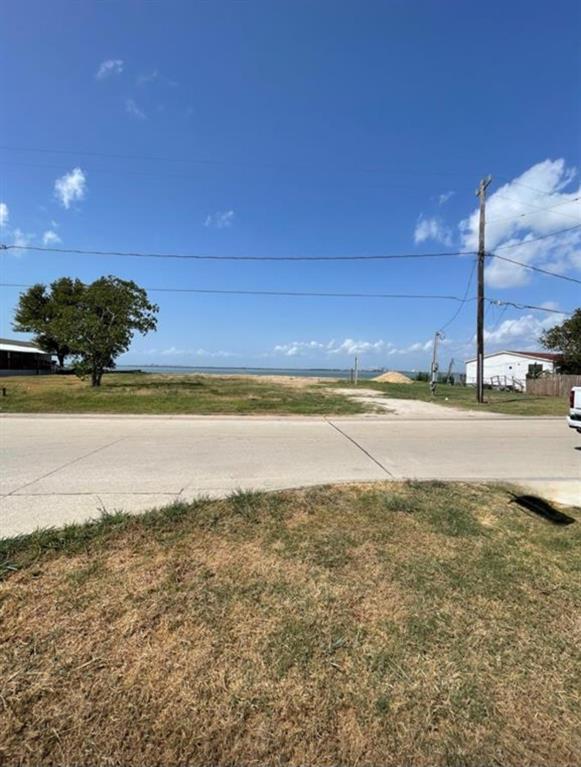 2443 Bay Oaks Harbor Drive, Baytown, Texas image 6