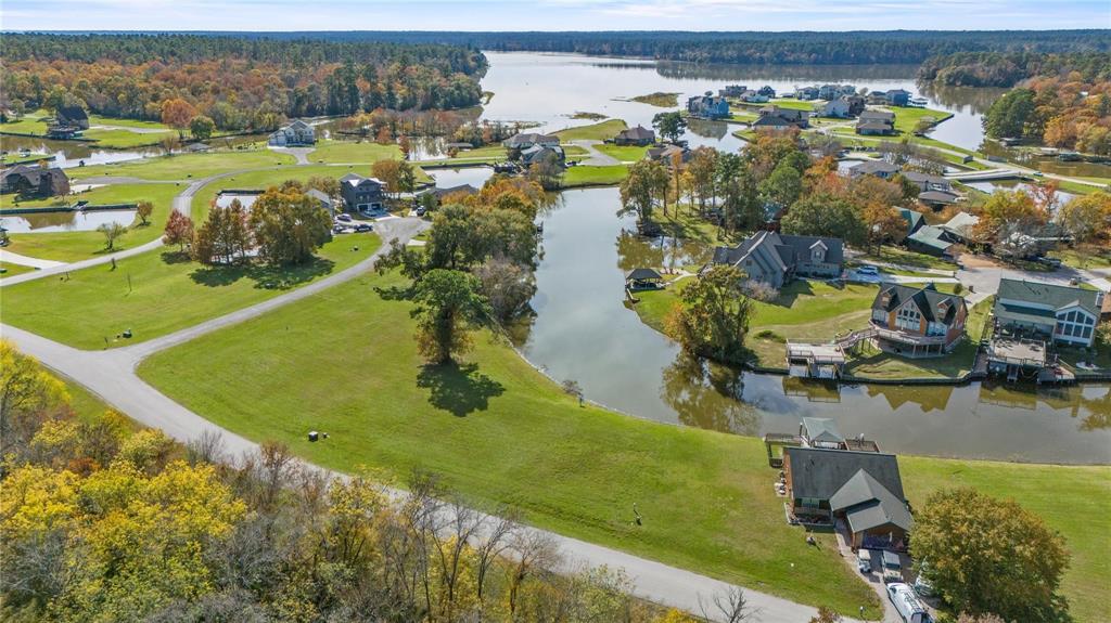60 Wildwood Lake Drive, Huntsville, Texas image 21