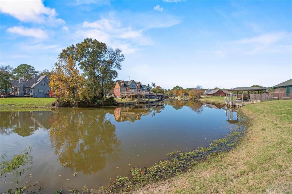 60 Wildwood Lake Drive, Huntsville, Texas image 13