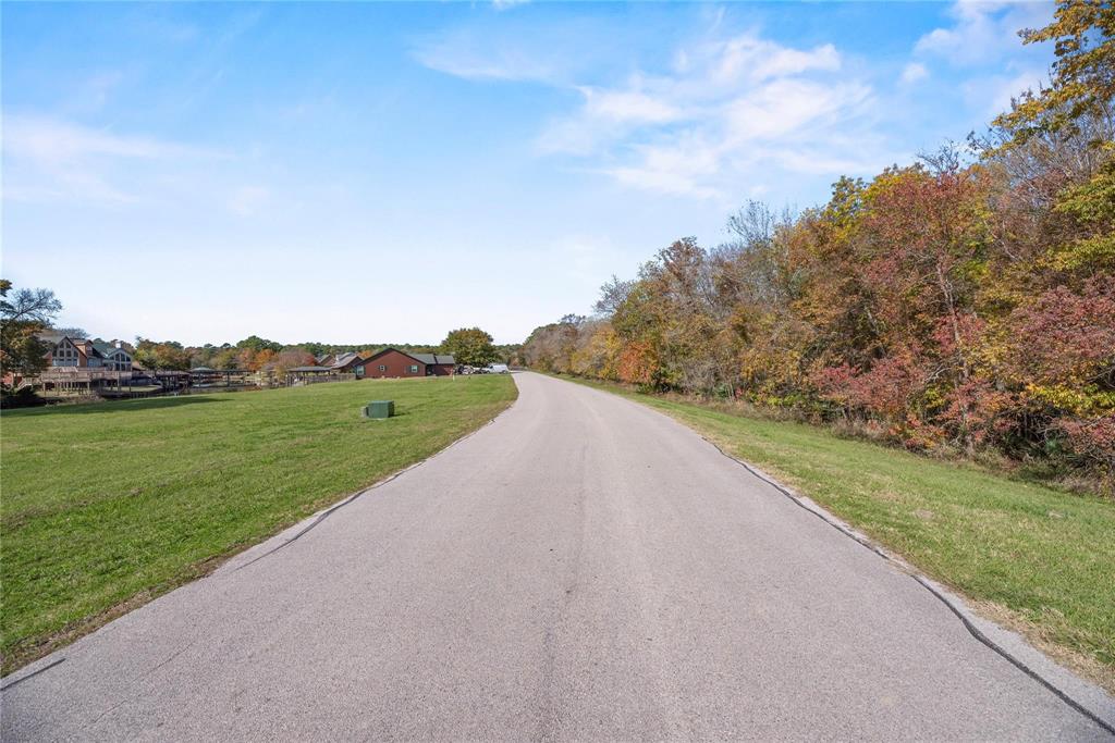 60 Wildwood Lake Drive, Huntsville, Texas image 41