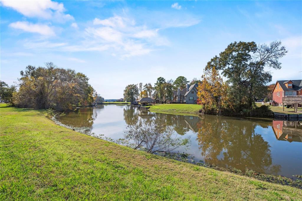 60 Wildwood Lake Drive, Huntsville, Texas image 11