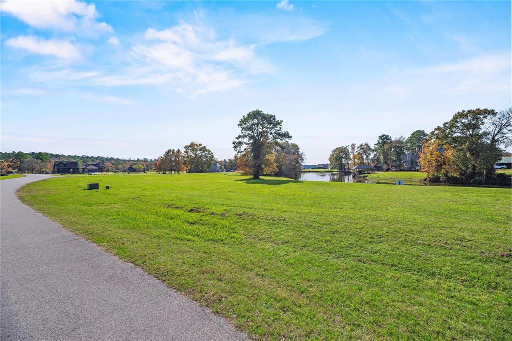 60 Wildwood Lake Drive, Huntsville, Texas image 9