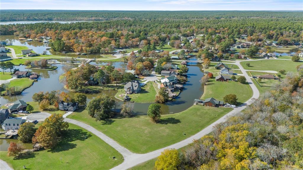 60 Wildwood Lake Drive, Huntsville, Texas image 25