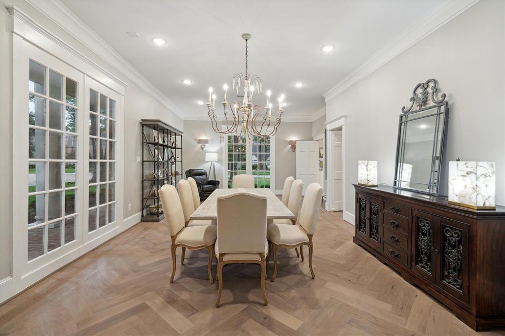 8703 Chelmsford Lane