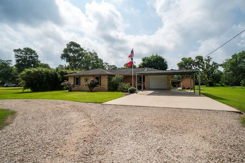 Single Family Residence in Brazoria TX 319 County Road 912a.jpg